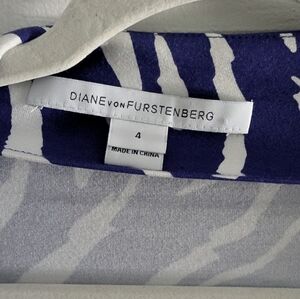 Diane Von Furstenberg Blue and White Wrap Dress Sz 4 EUC